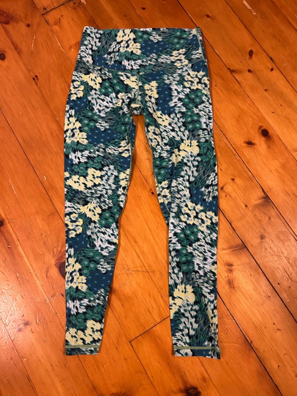 Offline By Aerie Sz Medium Colourful Hi-Rise 7/8 Leggings